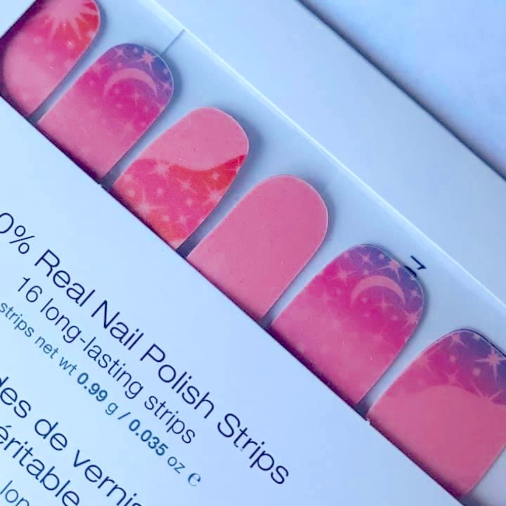Color Street Nails, Retired set
Bundle and save on shipping per set! 5/$25